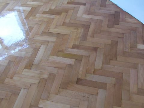 Lakování parketových podlah