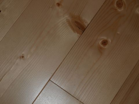 Navoskované parkety v Kladně