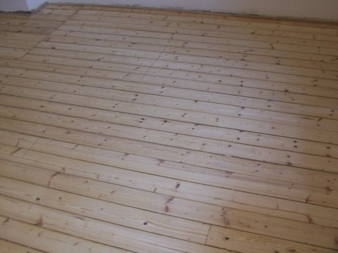 Broušené parkety a palubky ve Slaném