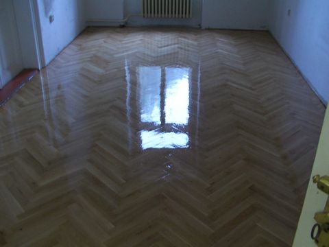 Lakování parket - Králův Dvůr Lakování parket - Králův Dvůr