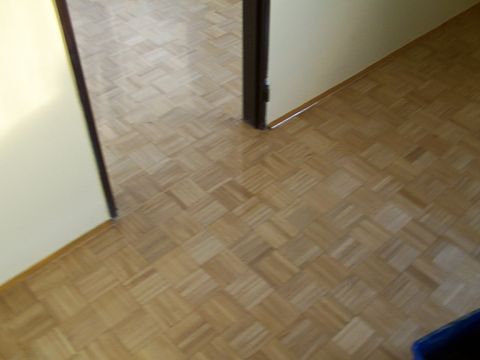 Lakování parket v Praze 8